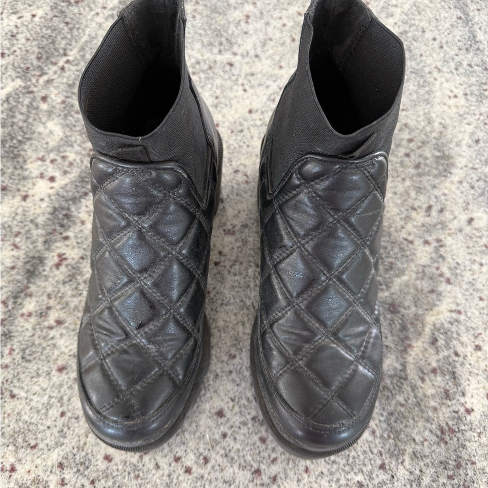 Steve Madden Quilted Black Booties